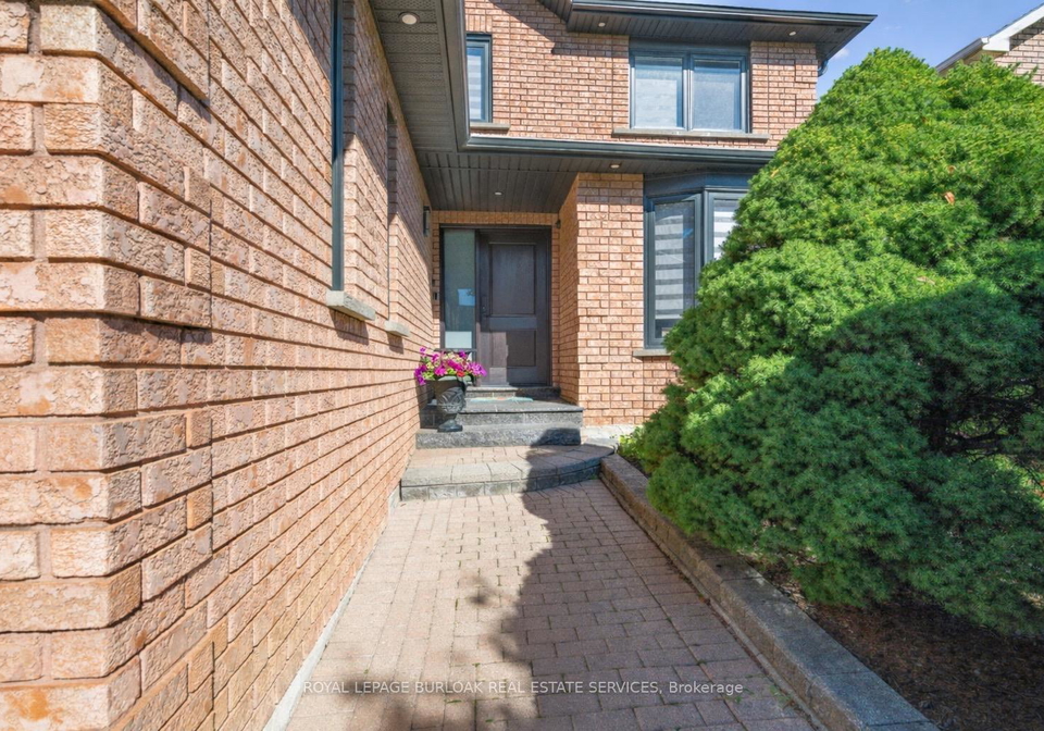 2029-kempton-park-drive-mississauga-ontario-w13118546