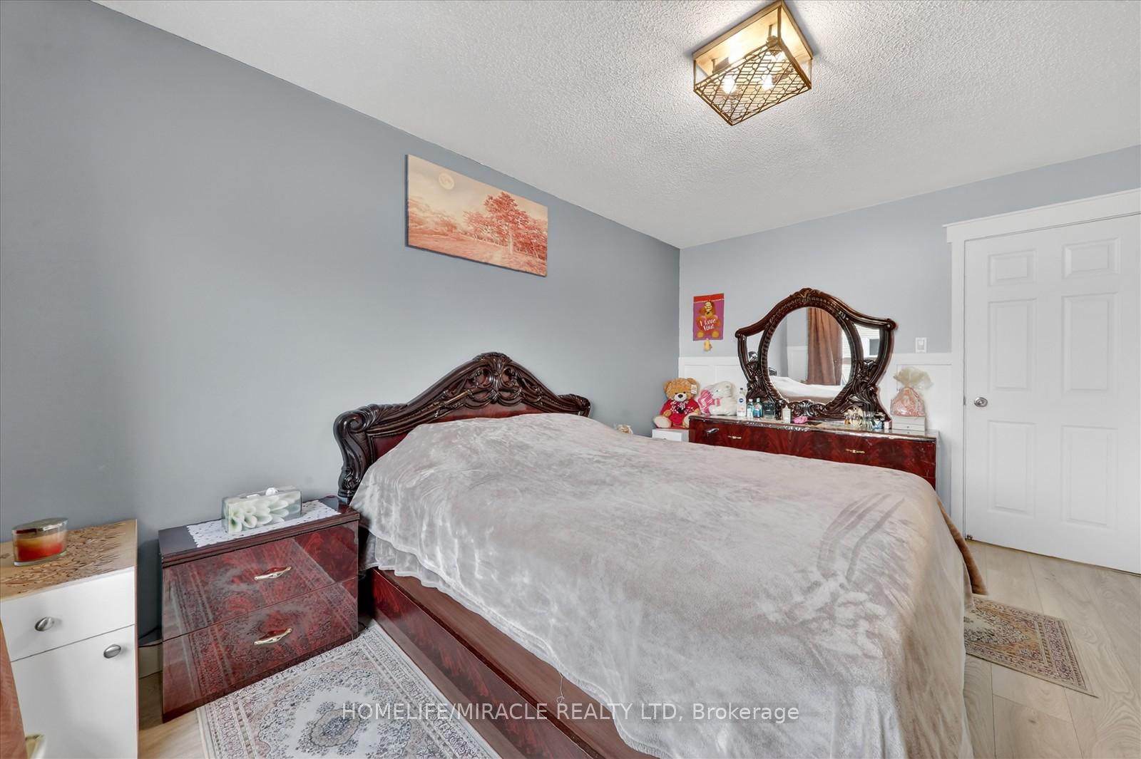 113-fanshawe-drive-brampton-ontario-w13118632