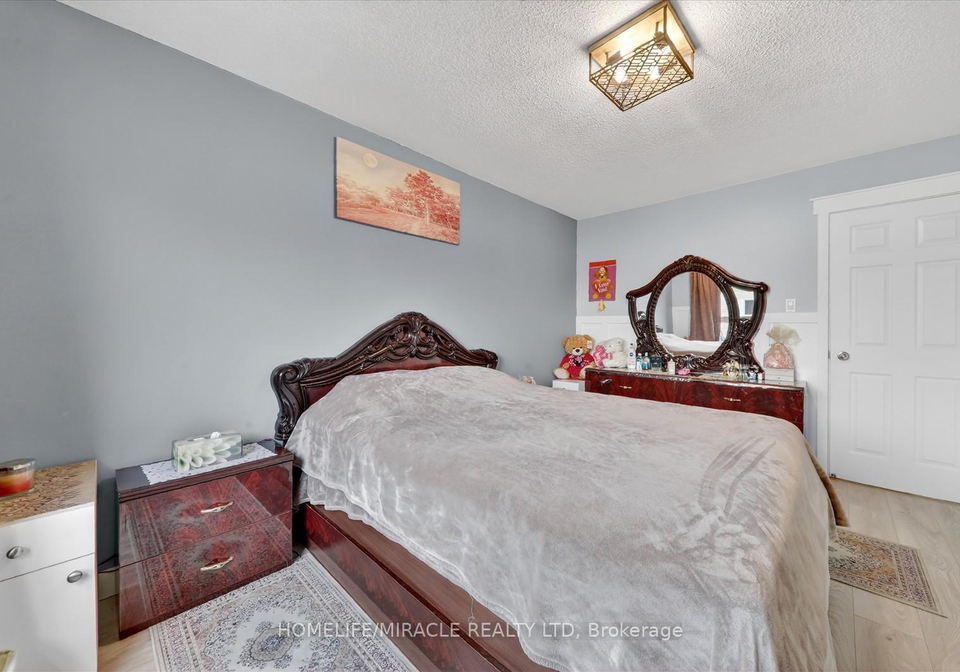 113-fanshawe-drive-brampton-ontario-w13118632