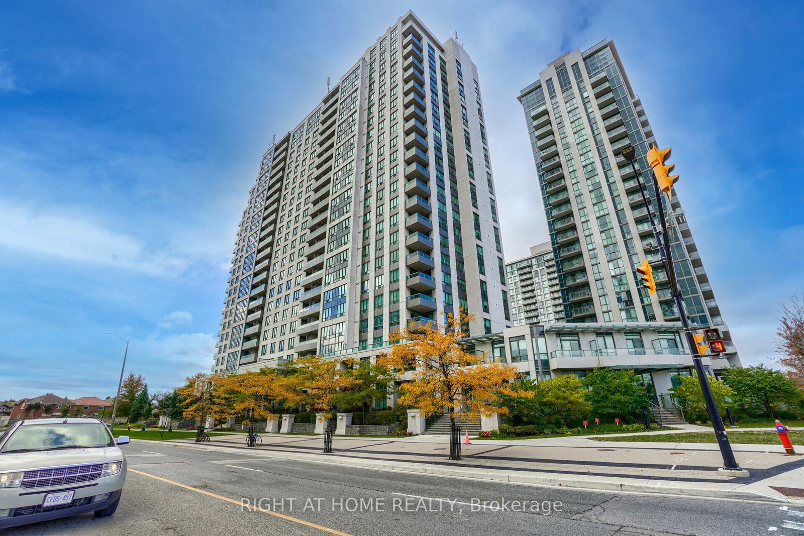 335-rathburn-road-w-mississauga-ontario-w13119852