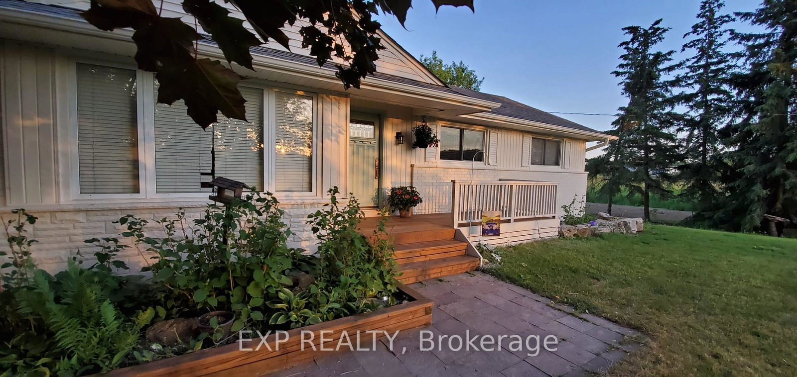 2724-8-side-road-burlington-ontario-w13120382