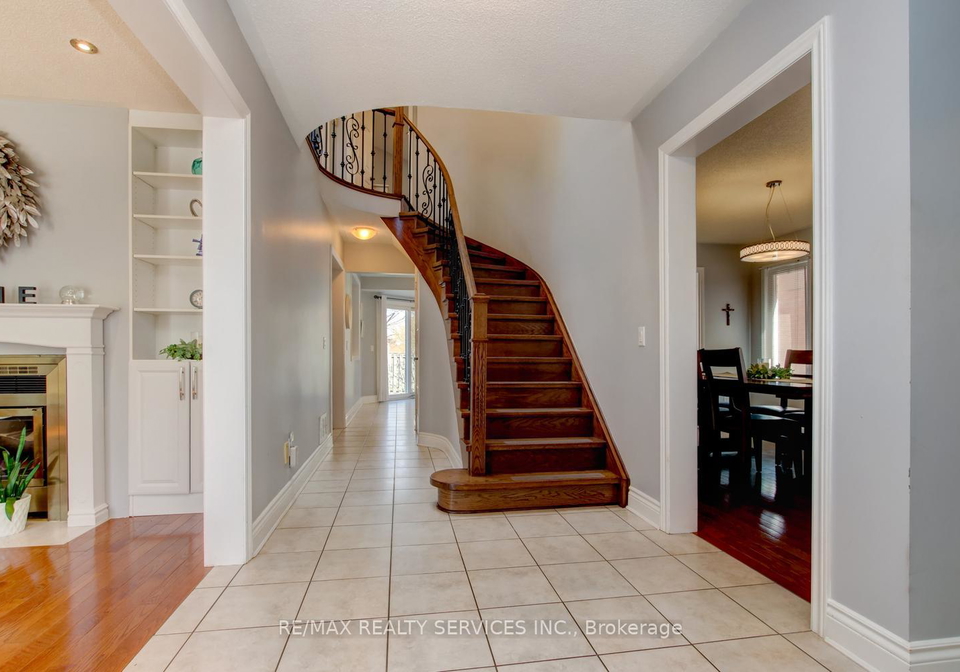 3-nymark-place-brampton-ontario-w13120532