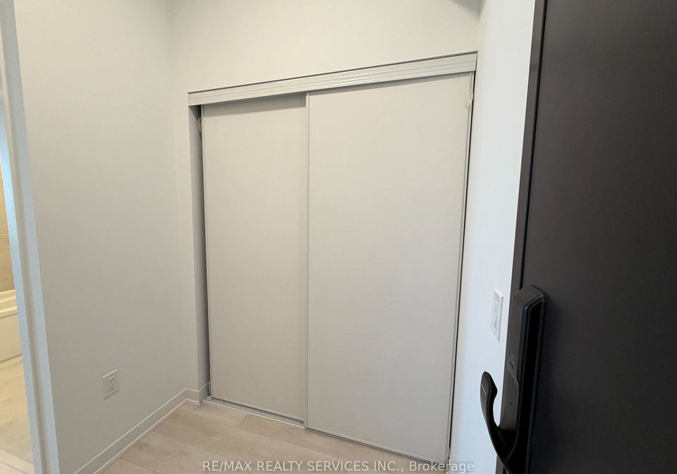 4878-powers-common-burlington-ontario-w13120890