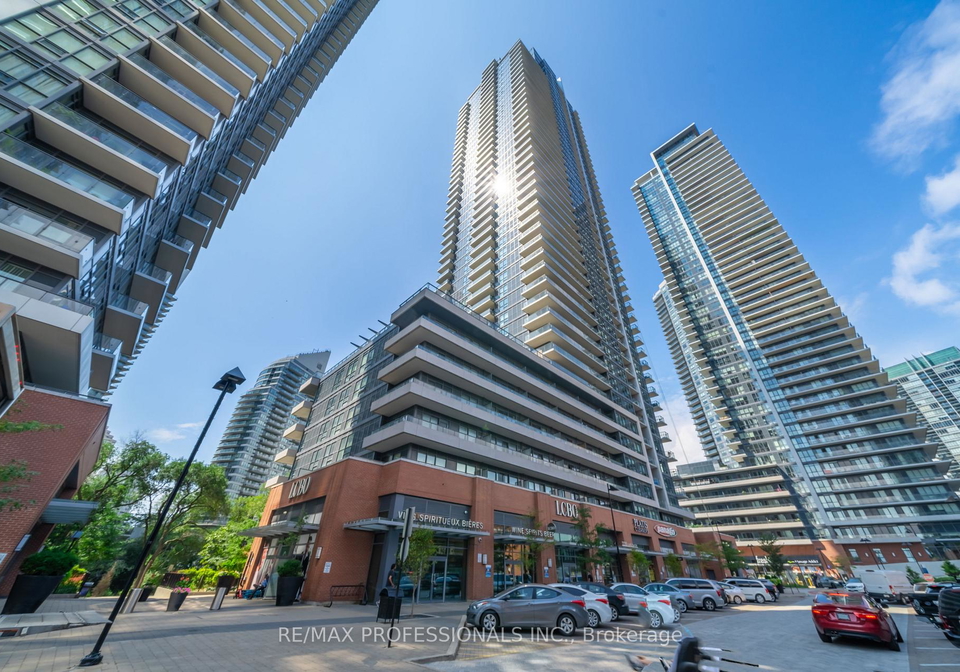 2220-lake-shore-boulevard-w-etobicoke-ontario-w13121136