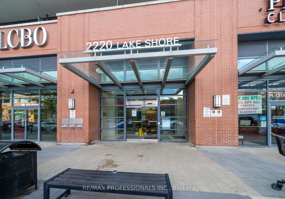 2220-lake-shore-boulevard-w-etobicoke-ontario-w13121136