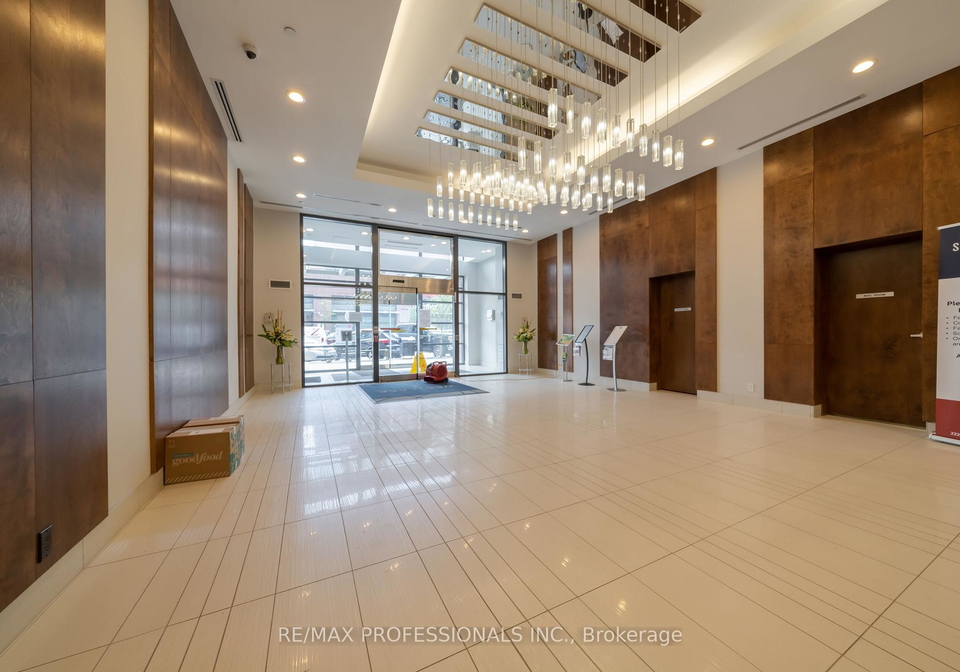 2220-lake-shore-boulevard-w-etobicoke-ontario-w13121136