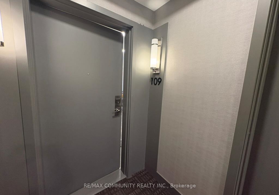 130-canon-jackson-drive-north-york-ontario-w13121262