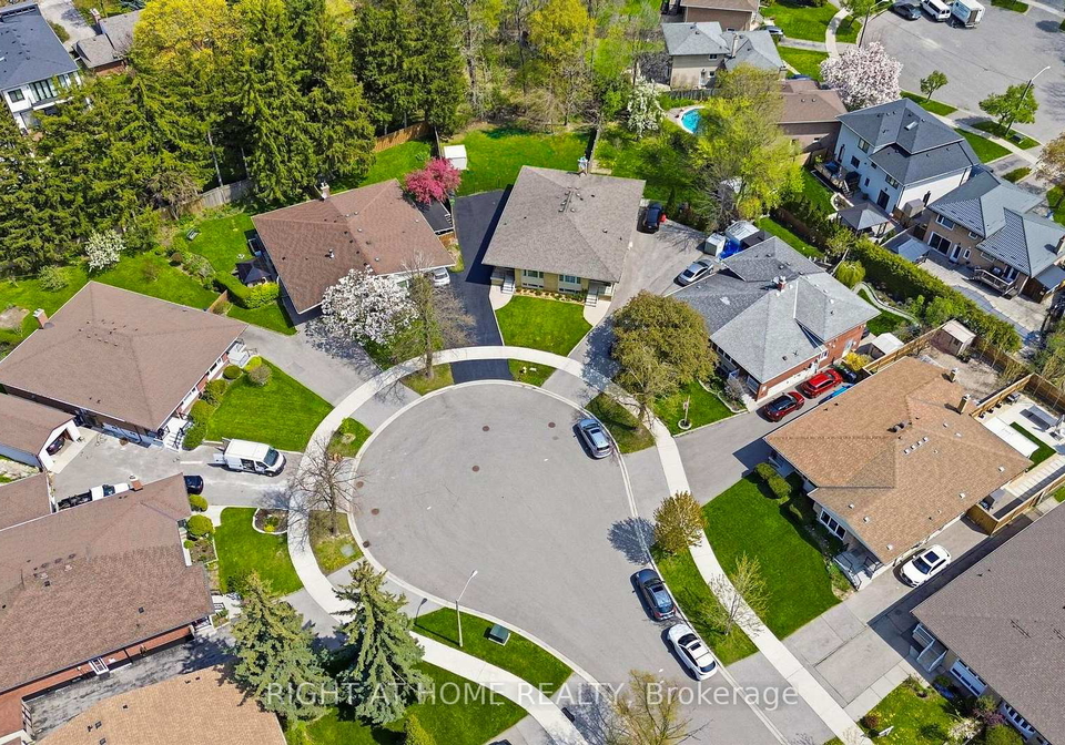 65-vanguard-drive-etobicoke-ontario-w13121402