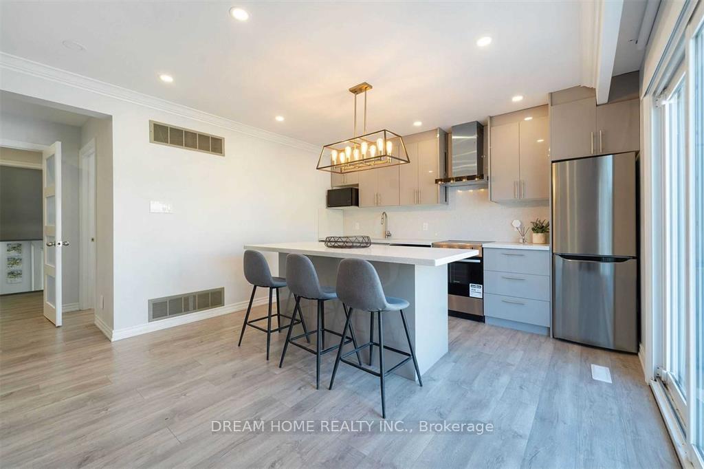 6-alcester-court-north-york-ontario-w13121460