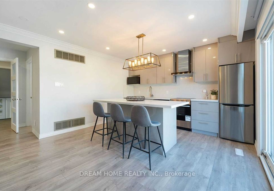 6-alcester-court-north-york-ontario-w13121460