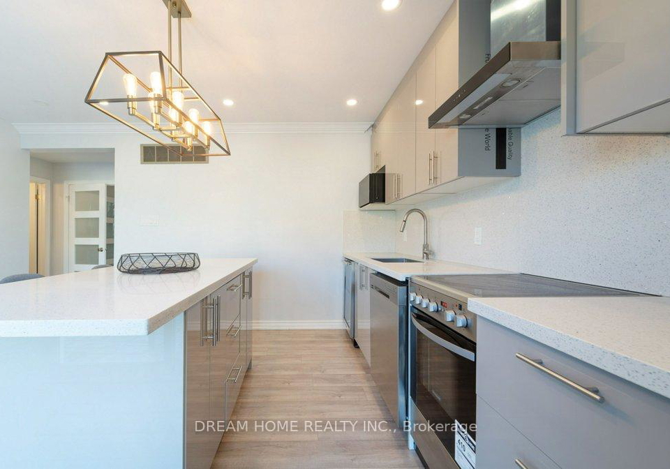 6-alcester-court-north-york-ontario-w13121460