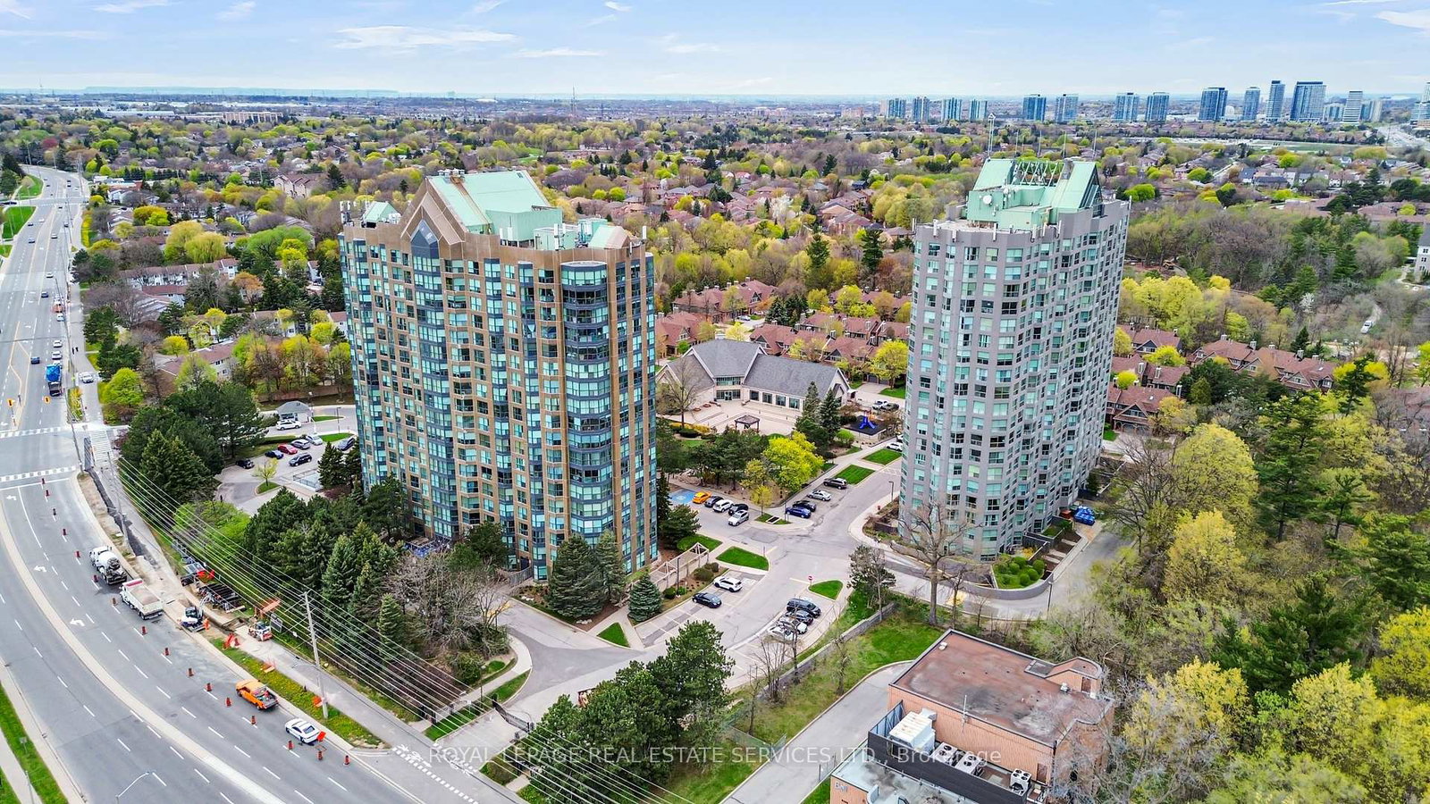 2177-burnhamthorpe-road-w-mississauga-ontario-w13121538