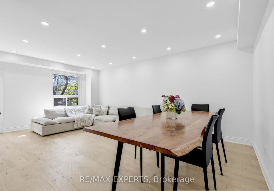 21-maple-branch-path-etobicoke-ontario-w13121654