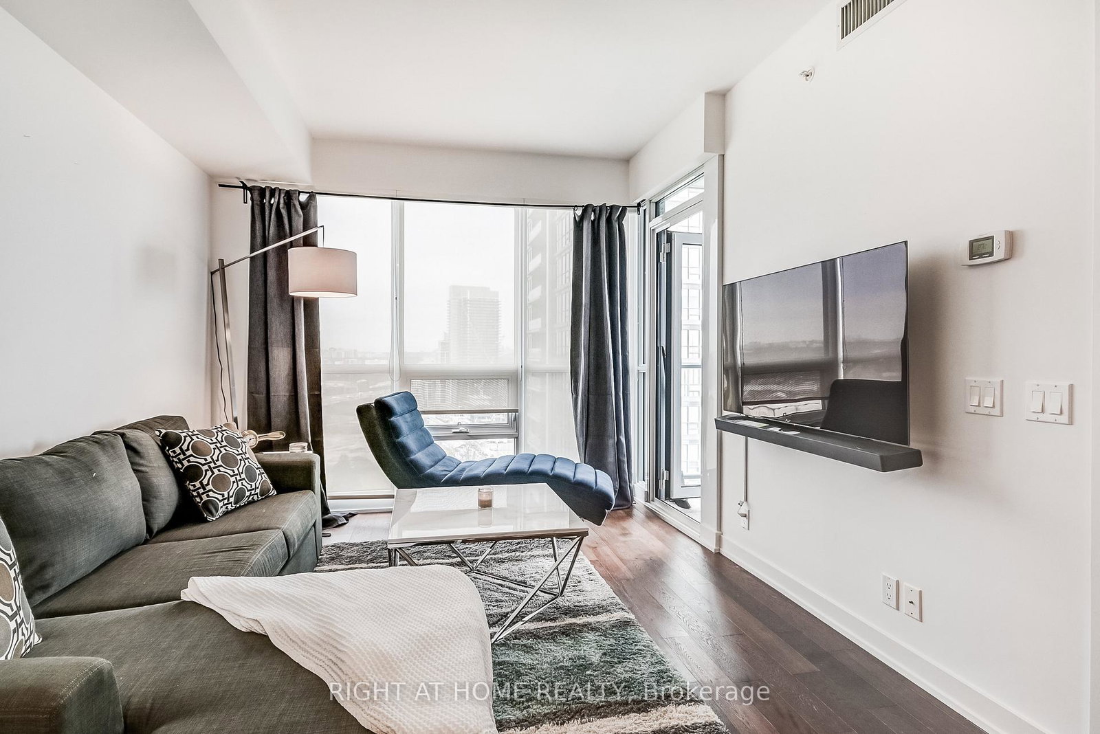 2212-lake-shore-boulevard-w-etobicoke-ontario-w13121834