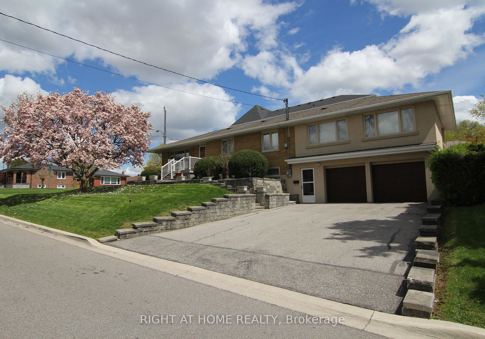 2-manresa-lane-north-york-ontario-w13122018
