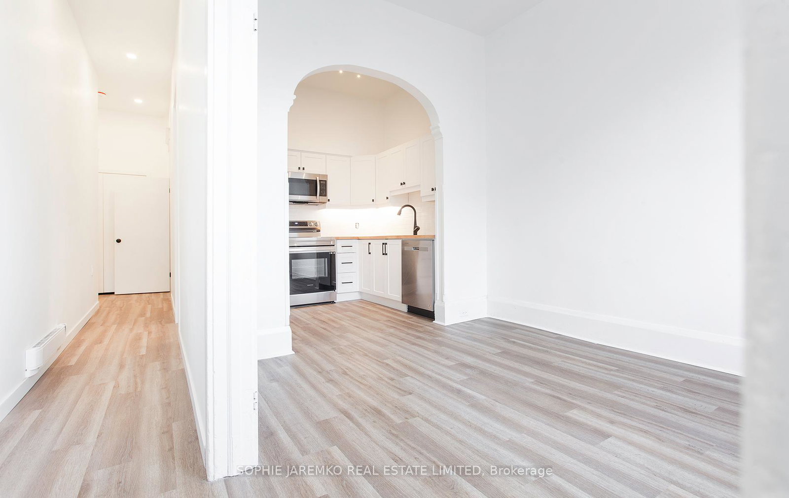 2100-dundas-street-w-toronto-ontario-w13122292