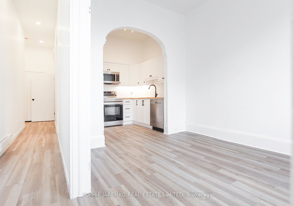 2100-dundas-street-w-toronto-ontario-w13122292