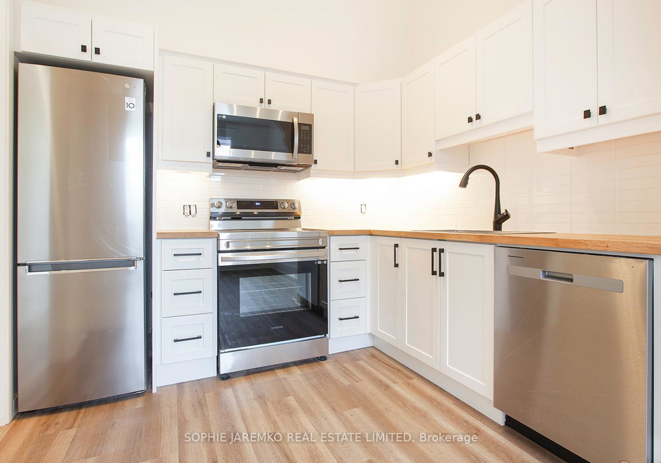 2100-dundas-street-w-toronto-ontario-w13122292