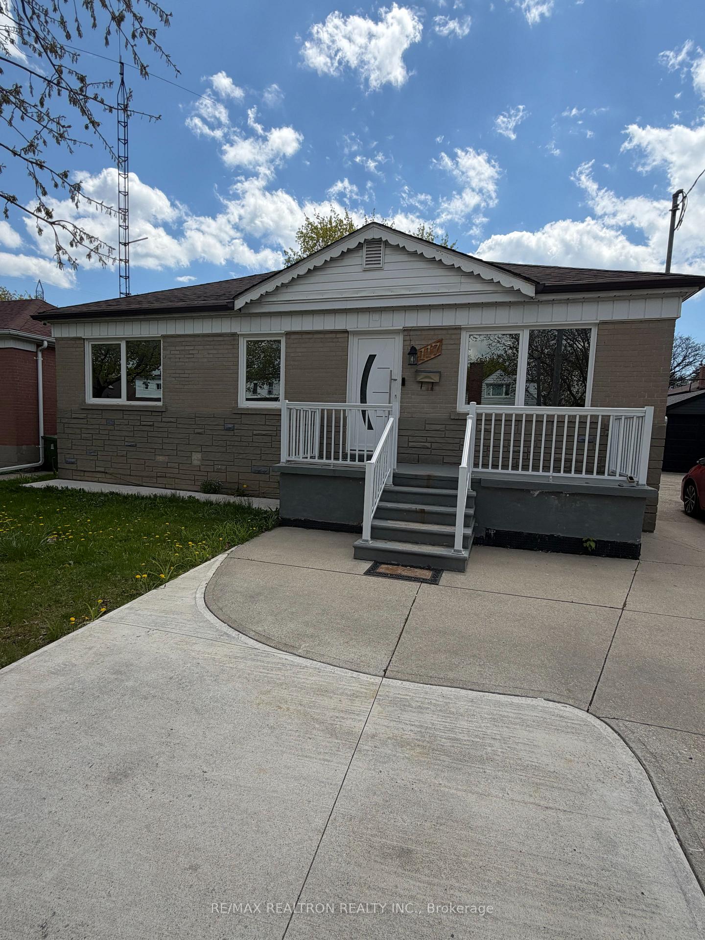 117-main-redwater-redwater-drive-etobicoke-ontario-w13122448