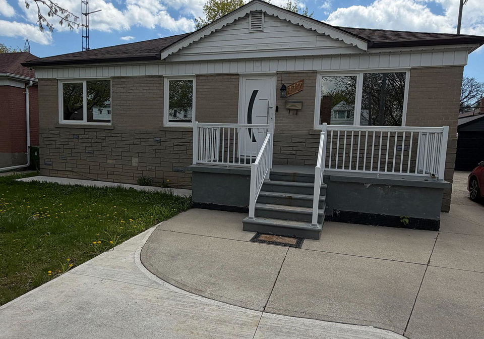 117-main-redwater-redwater-drive-etobicoke-ontario-w13122448