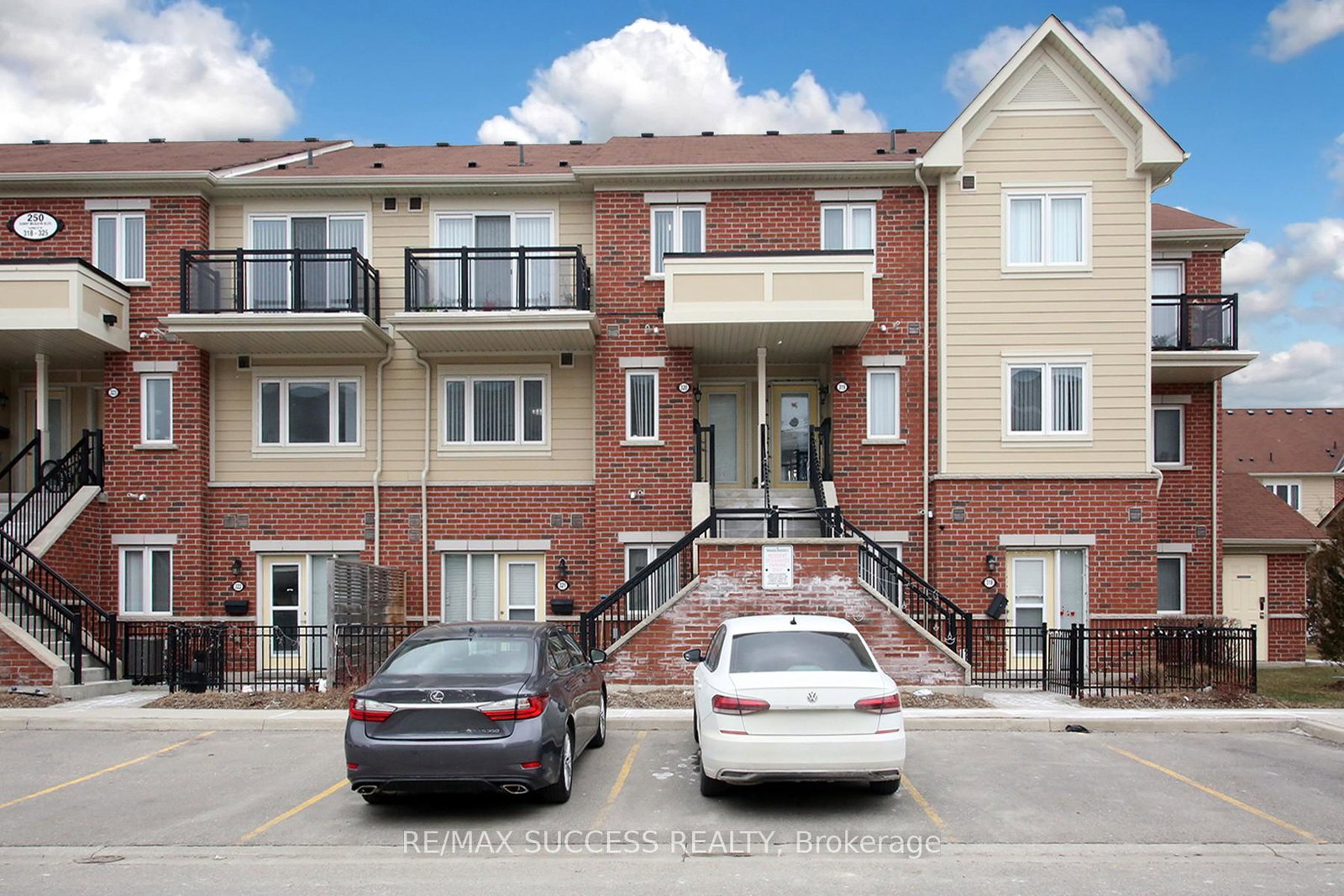 250-sunny-meadow-boulevard-brampton-ontario-w13122478