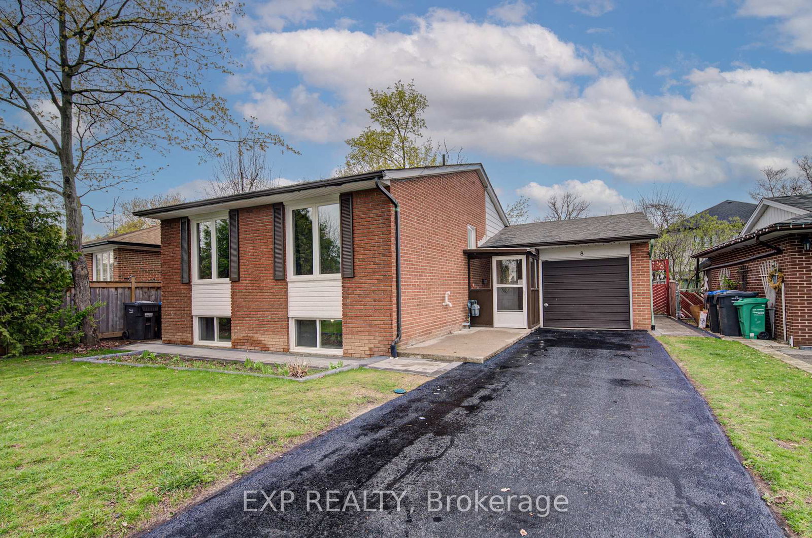 8-sanford-crescent-brampton-ontario-w13122904