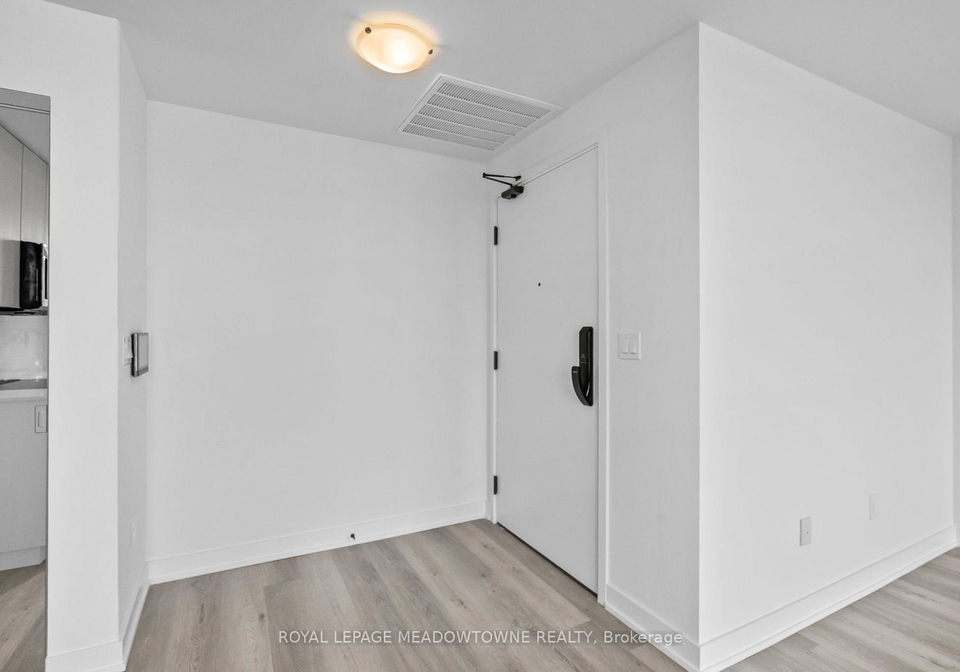 2075-lakeshore-road-burlington-ontario-w13122952