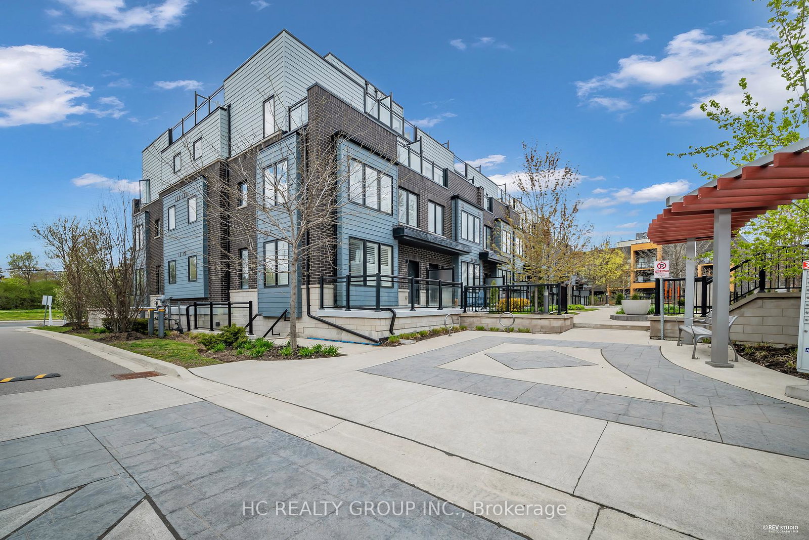 2212-bromsgrove-road-mississauga-ontario-w13123108