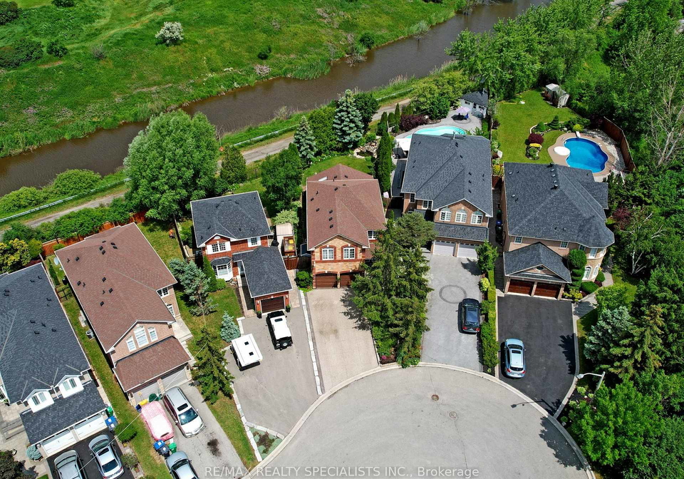 1169-barnswallow-court-mississauga-ontario-w13123316