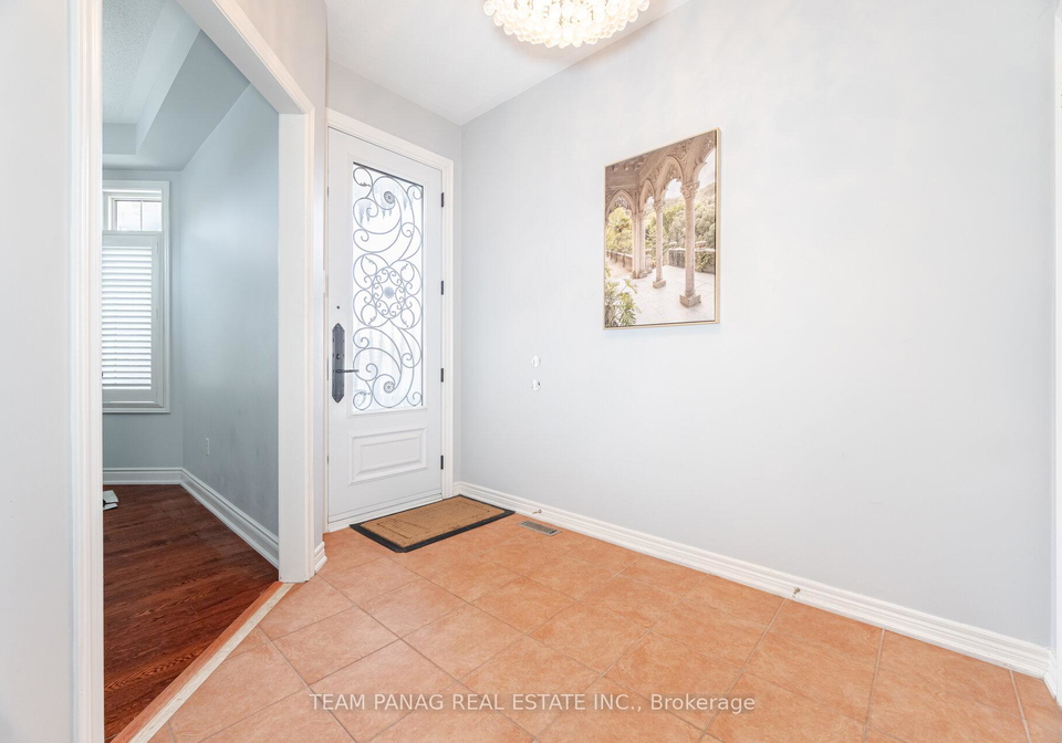 8-goreridge-crescent-brampton-ontario-w13124074
