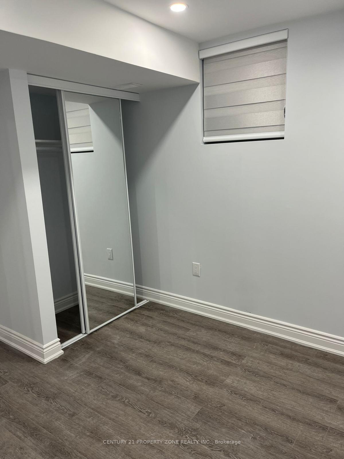 8-lanark-circle-brampton-ontario-w13124080