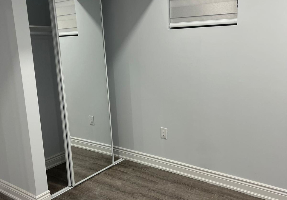 8-lanark-circle-brampton-ontario-w13124080