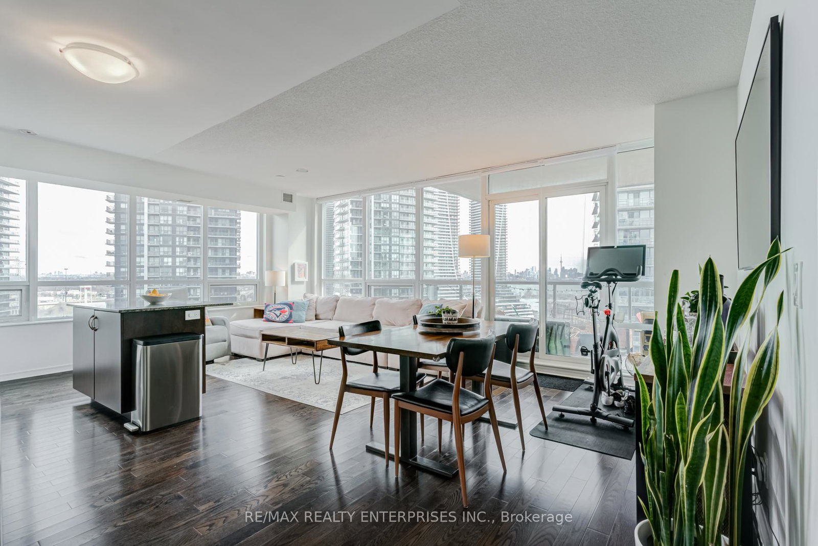 15-legion-road-etobicoke-ontario-w13124764