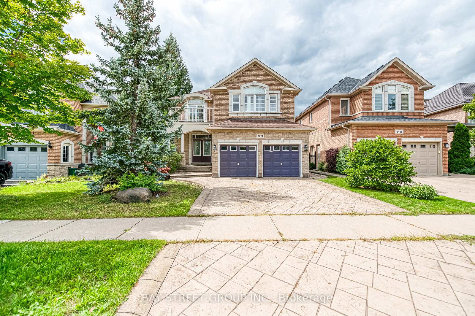 2422-hertfordshire-way-oakville-ontario-w13125776