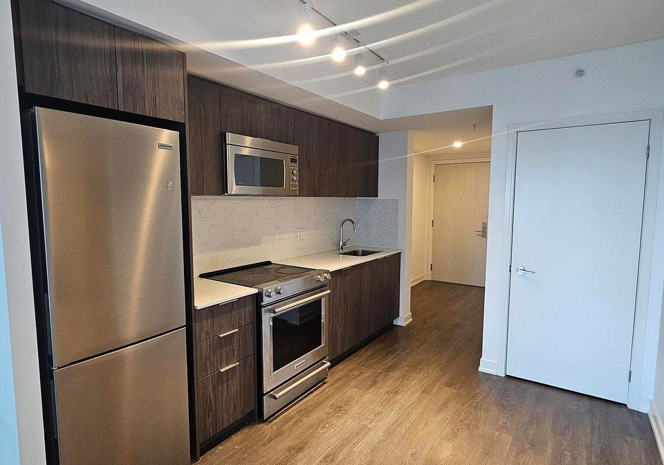 30-samuel-wood-way-etobicoke-ontario-w13126578