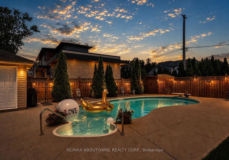 390-seaton-drive-oakville-ontario-w13126692