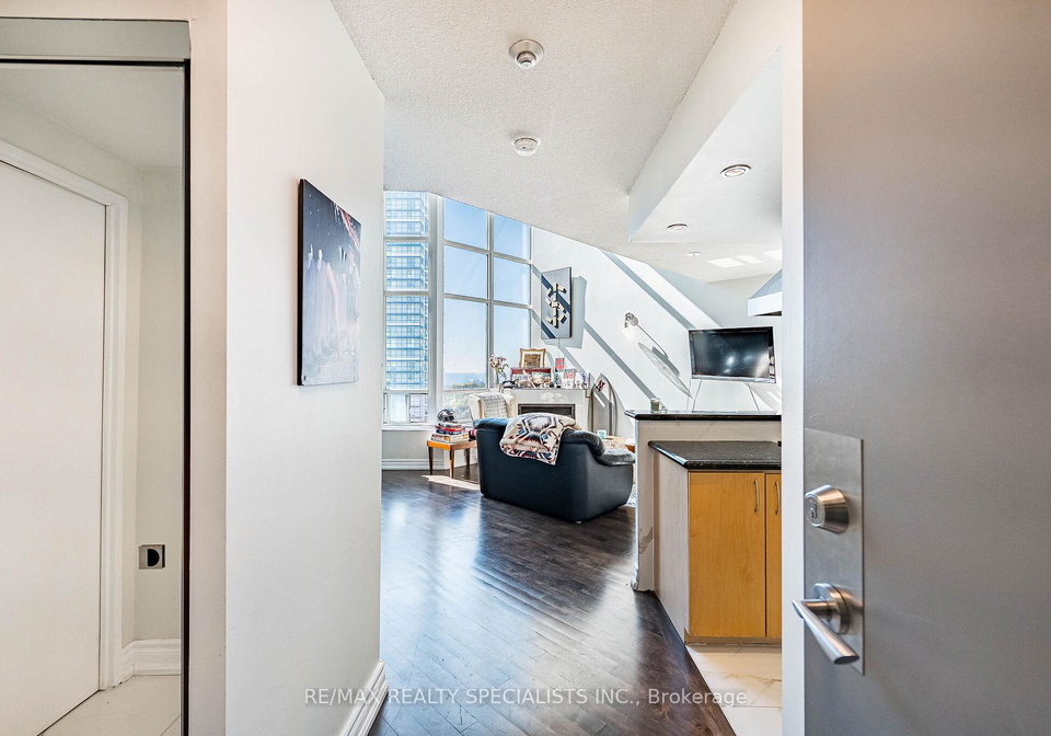 250-manitoba-street-etobicoke-ontario-w13126822