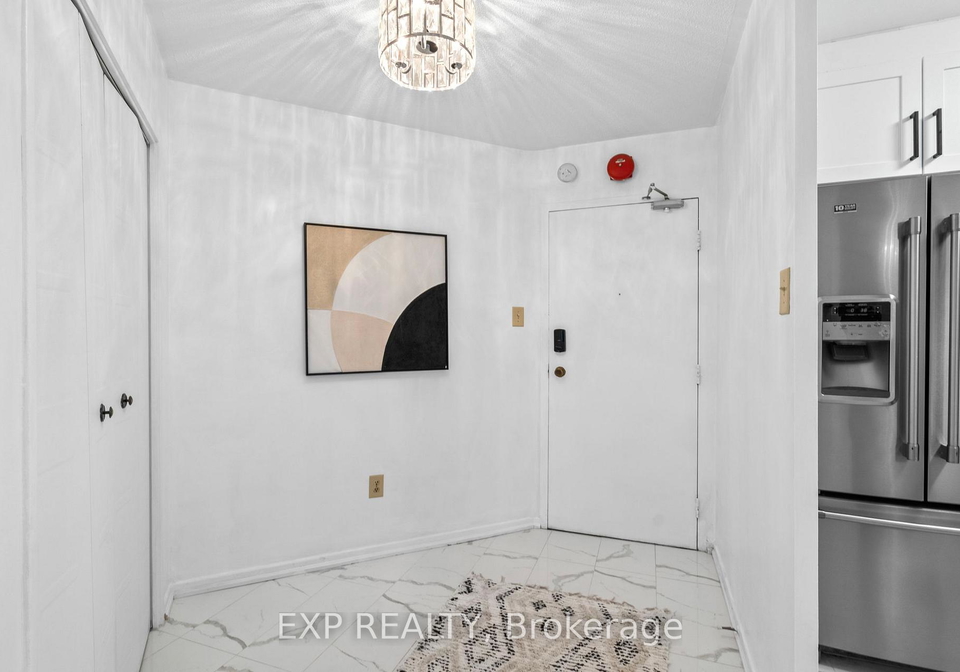 2323-confederation-parkway-mississauga-ontario-w13126914