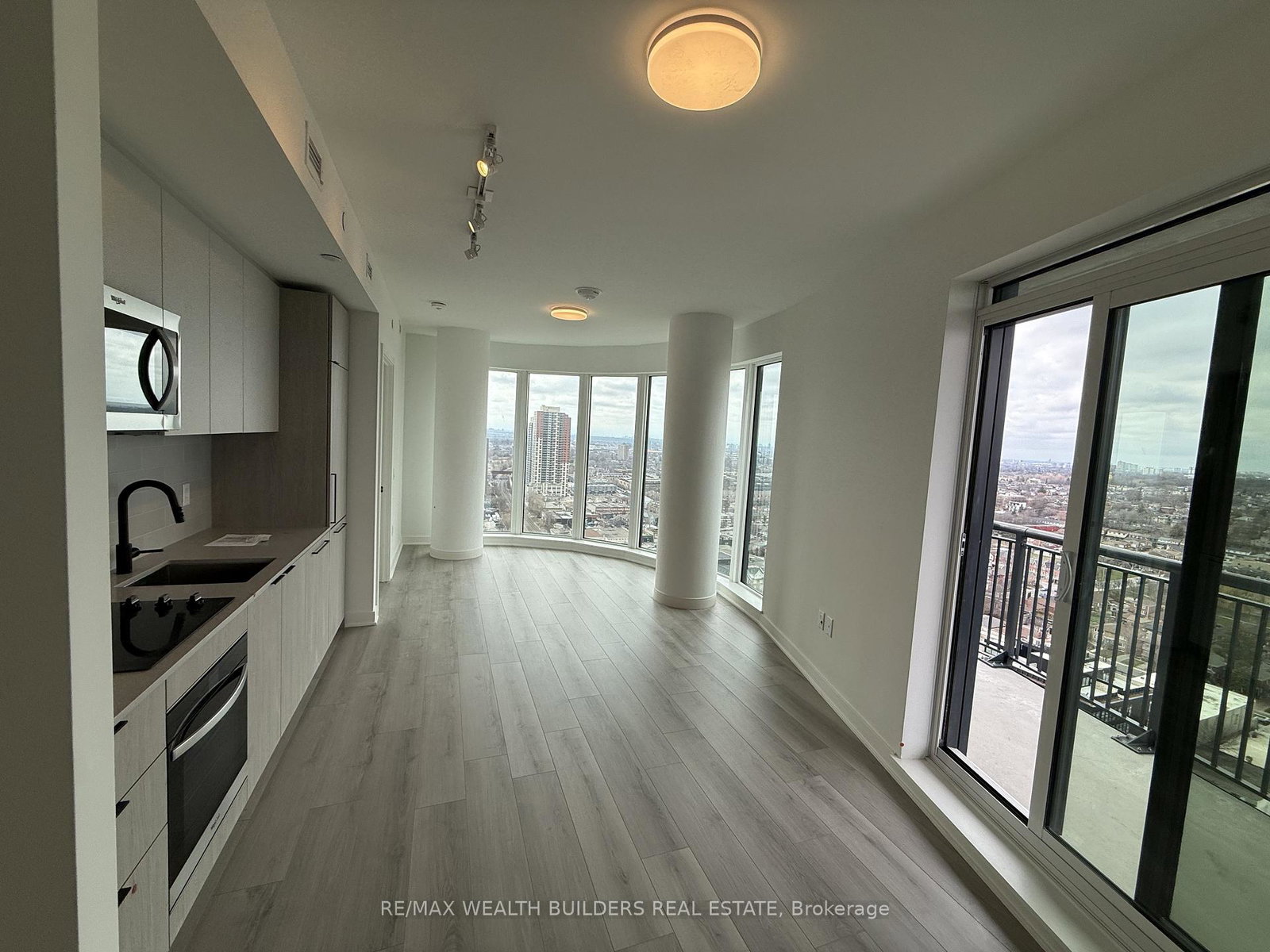 1185-dupont-toronto-ontario-w13126952