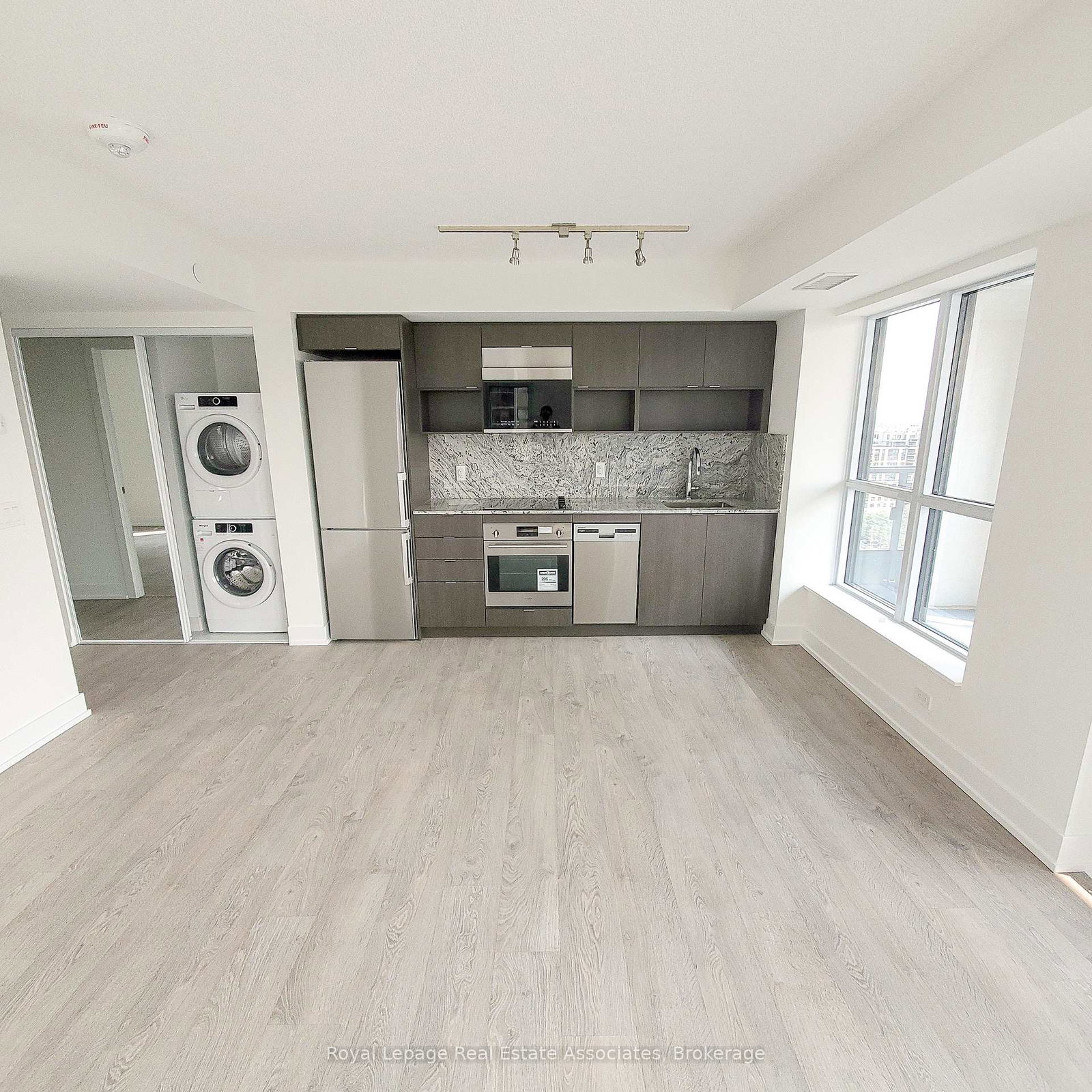 9-mabelle-avenue-etobicoke-ontario-w13127382