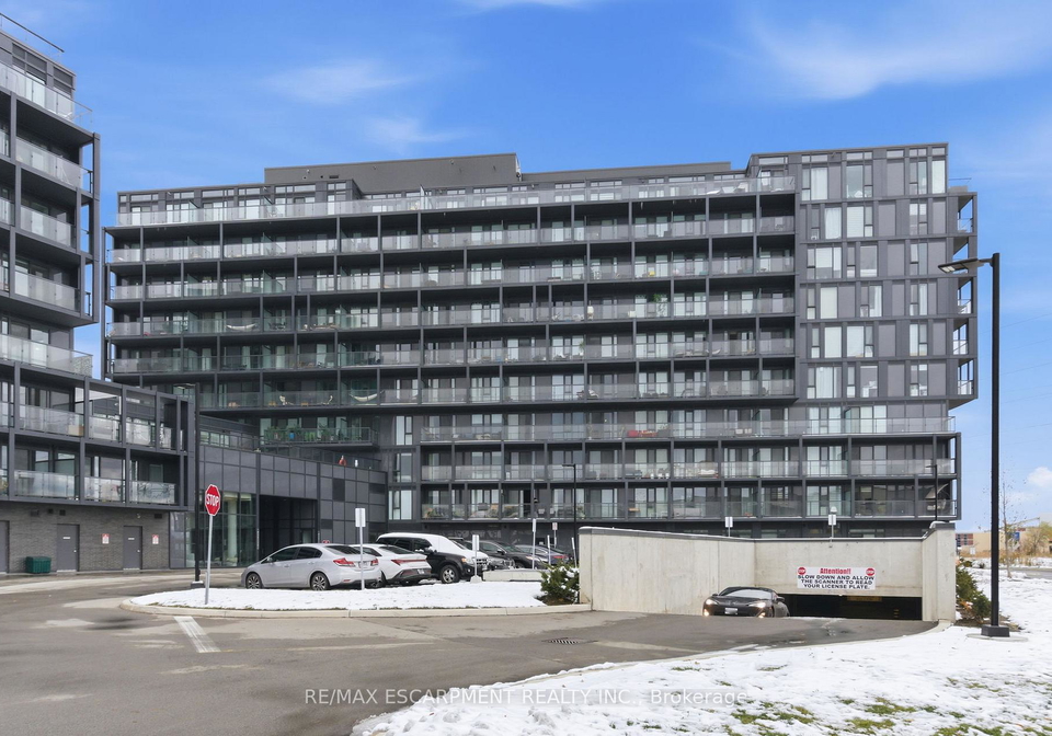 3200-dakota-common-burlington-ontario-w13127536