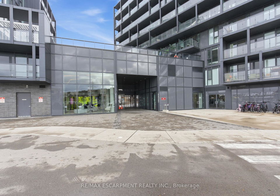 3200-dakota-common-burlington-ontario-w13127536