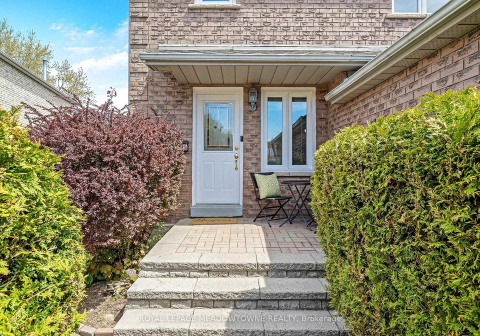 15-mull-gate-halton-hills-ontario-w13127580