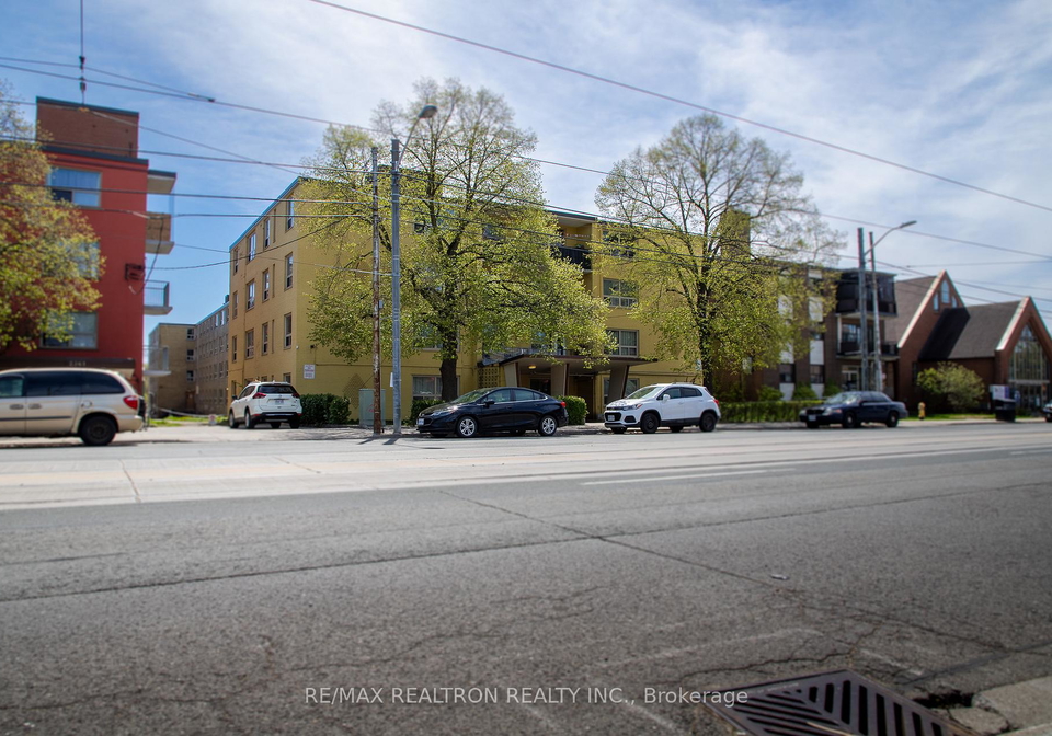 2369-lake-shore-boulevard-w-etobicoke-ontario-w13127658