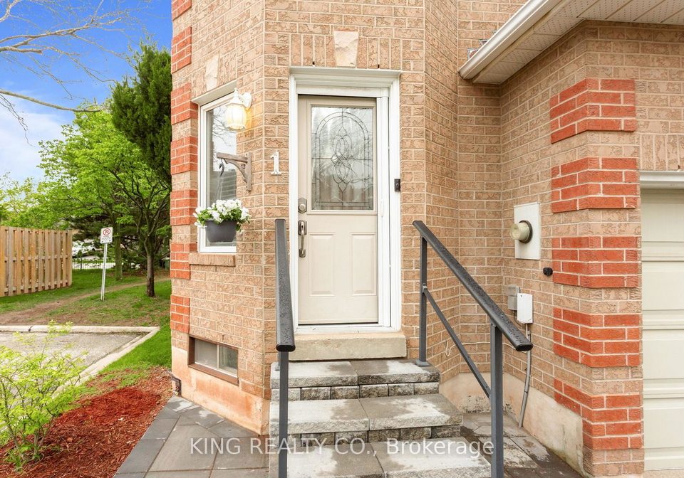 1240-westview-terrace-oakville-ontario-w13127726
