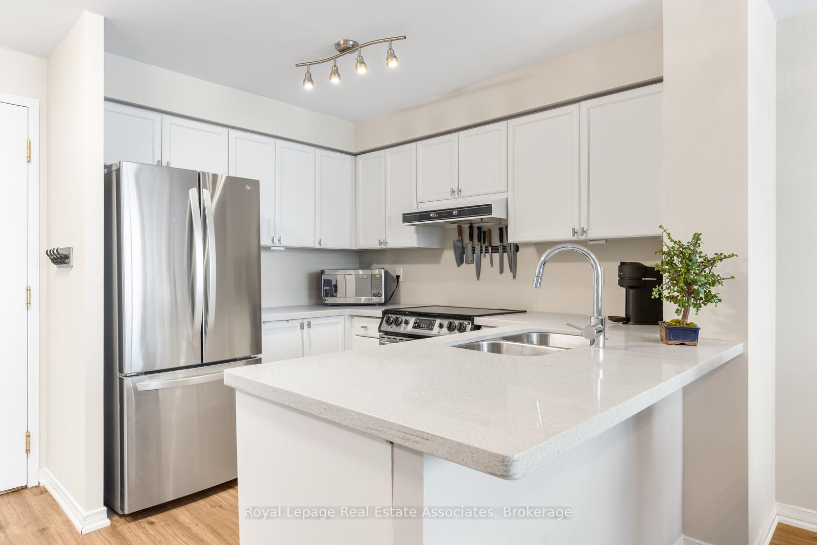 2565-erin-centre-boulevard-mississauga-ontario-w13128408