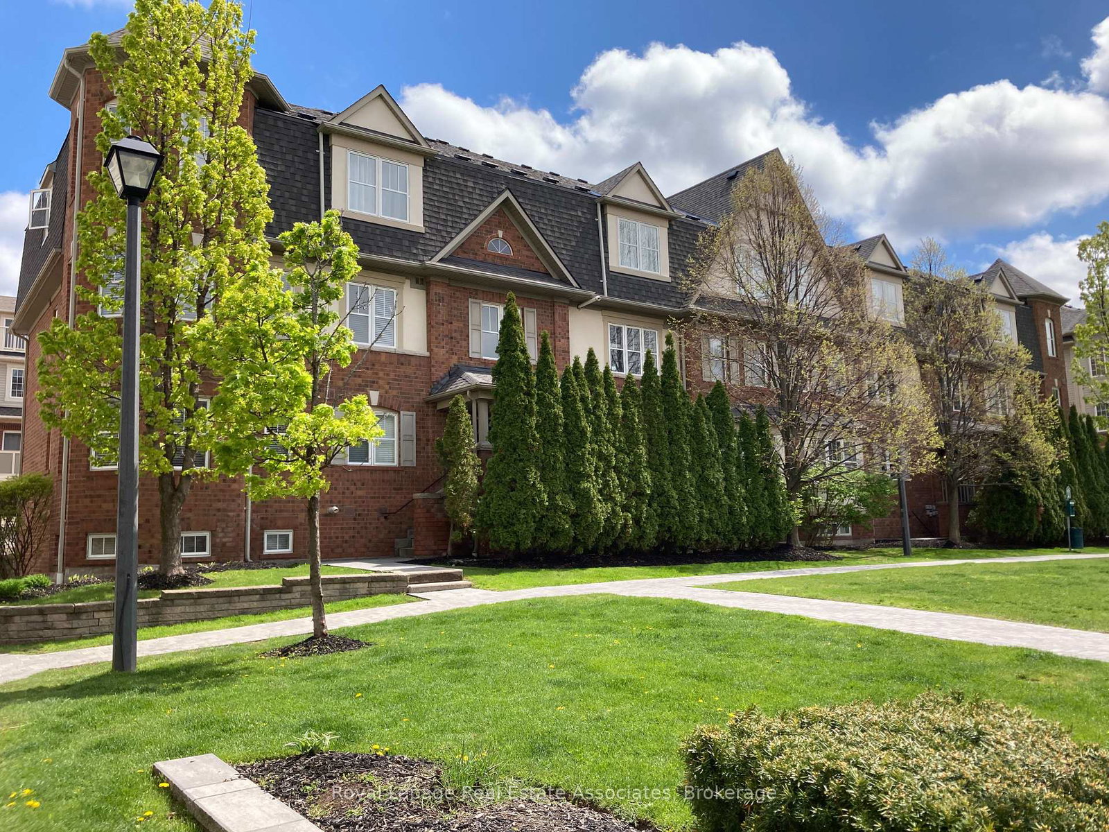 730-neighbourhood-circle-mississauga-ontario-w13128440
