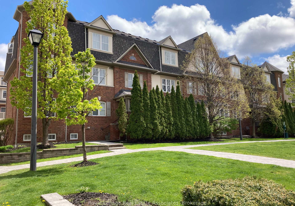 730-neighbourhood-circle-mississauga-ontario-w13128440