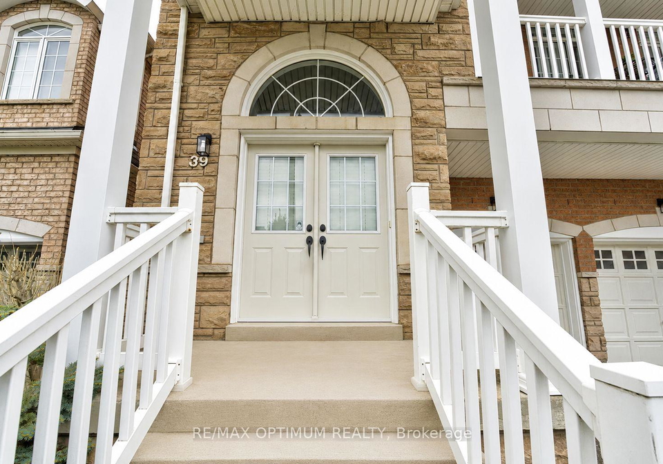 39-charcoal-way-brampton-ontario-w13128508
