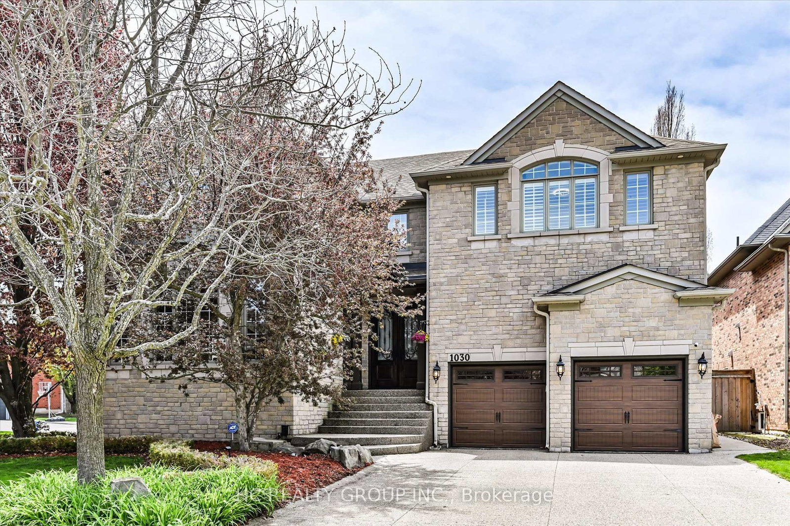 1030-skyvalley-crescent-oakville-ontario-w13128784